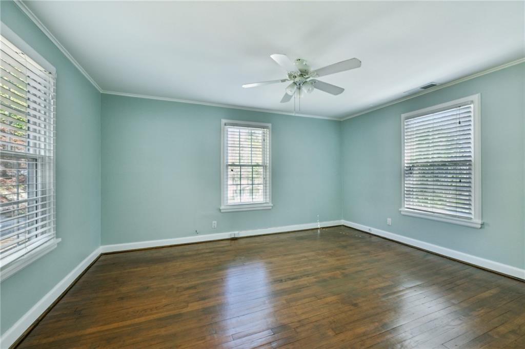 1941 Greystone Road NW