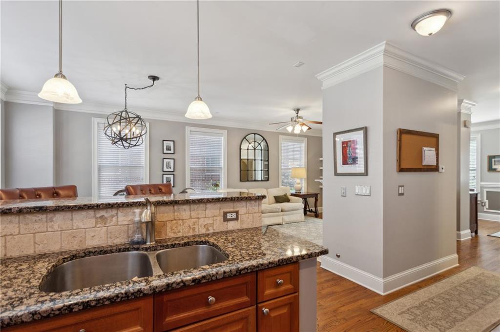 1260 Ashford Creek Way NE