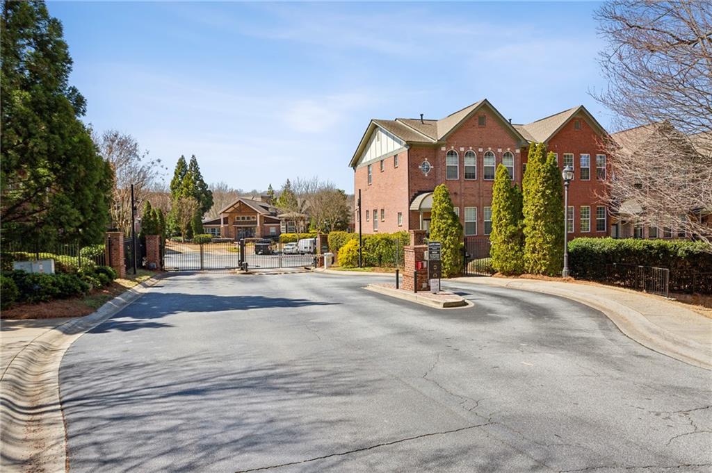 1260 Ashford Creek Way NE