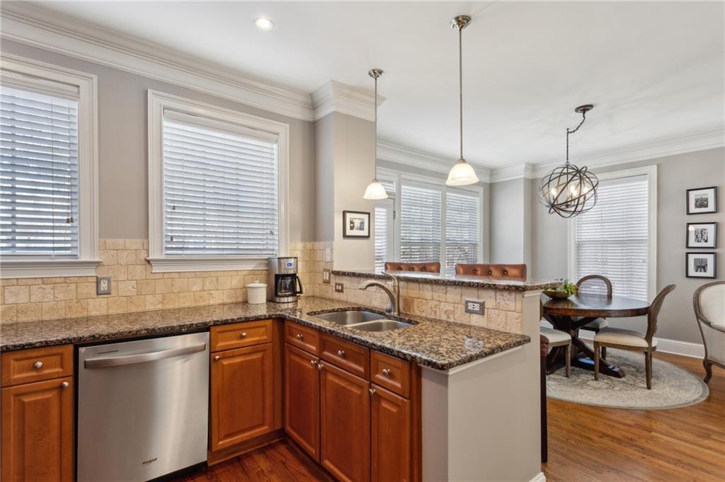 1260 Ashford Creek Way NE