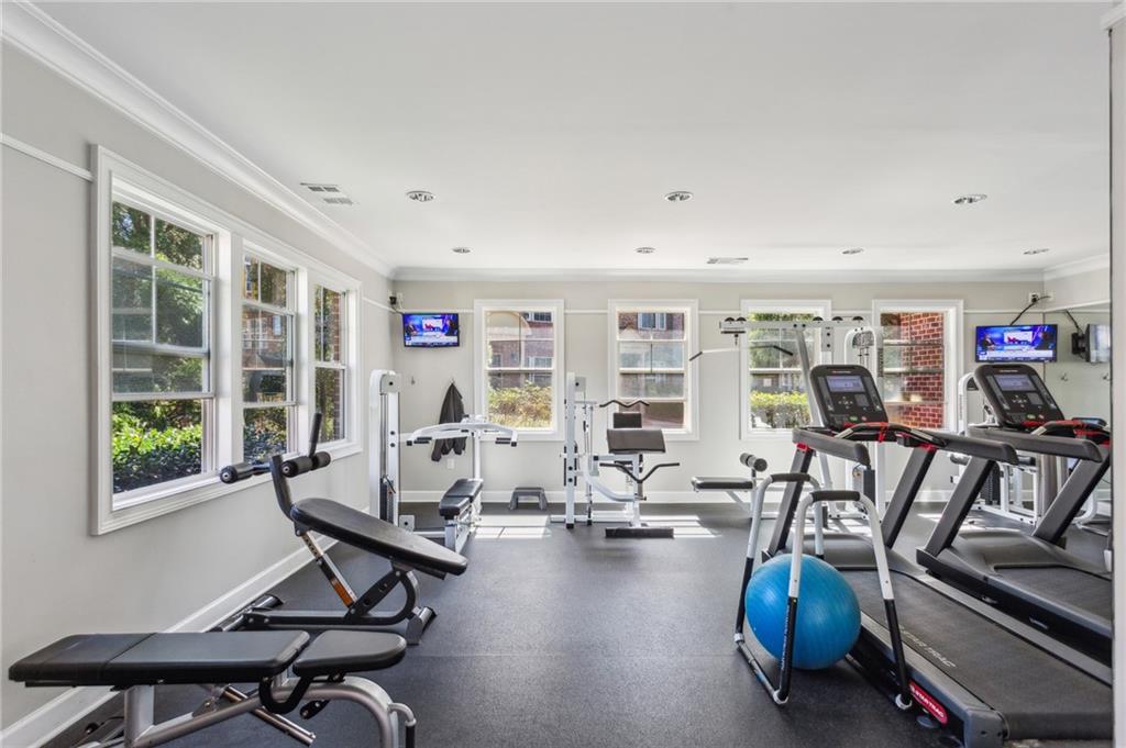 1260 Ashford Creek Way NE