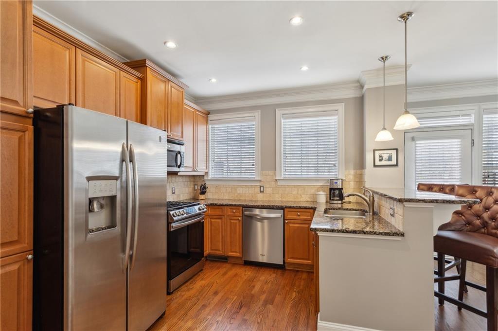 1260 Ashford Creek Way NE