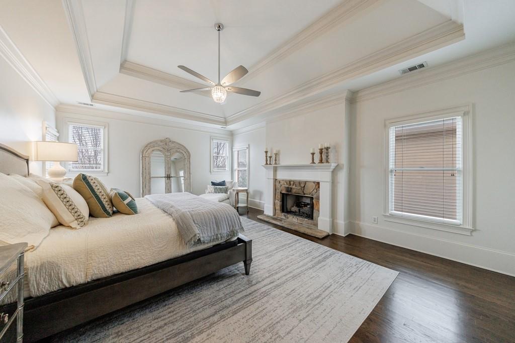 1074 Fairway Estates NE