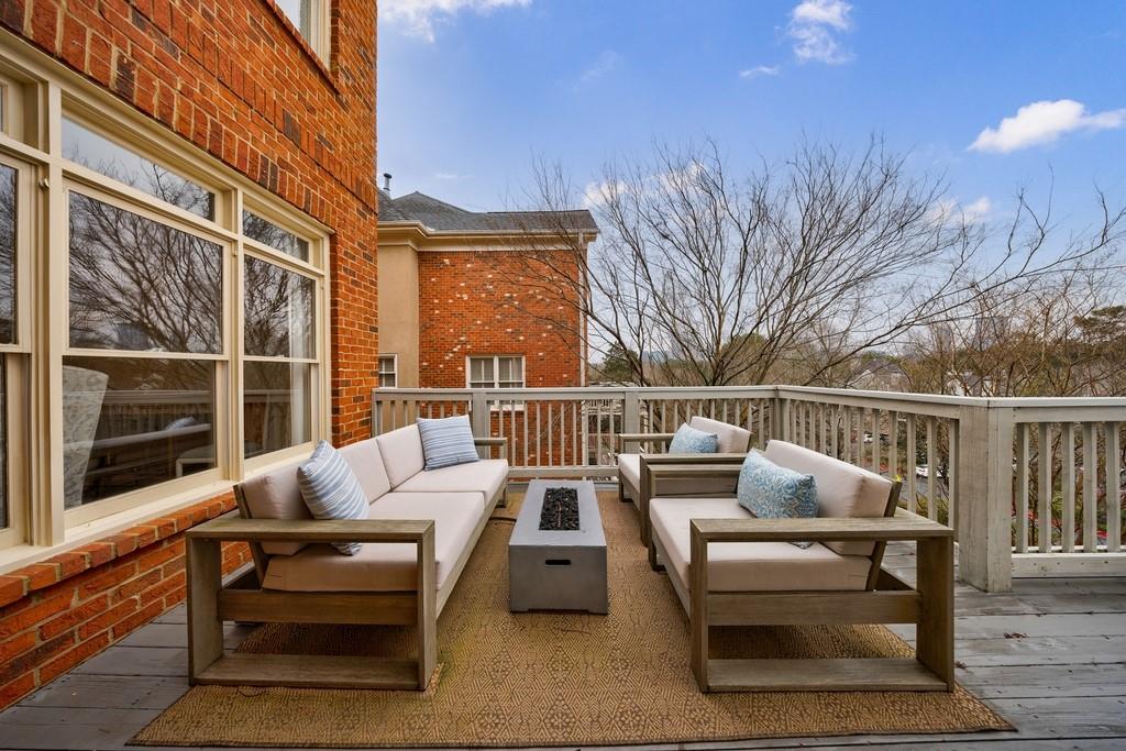 1074 Fairway Estates NE