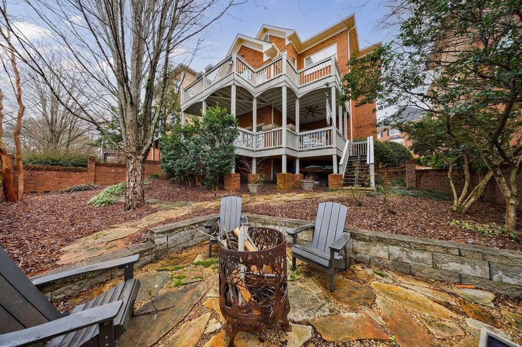 1074 Fairway Estates NE