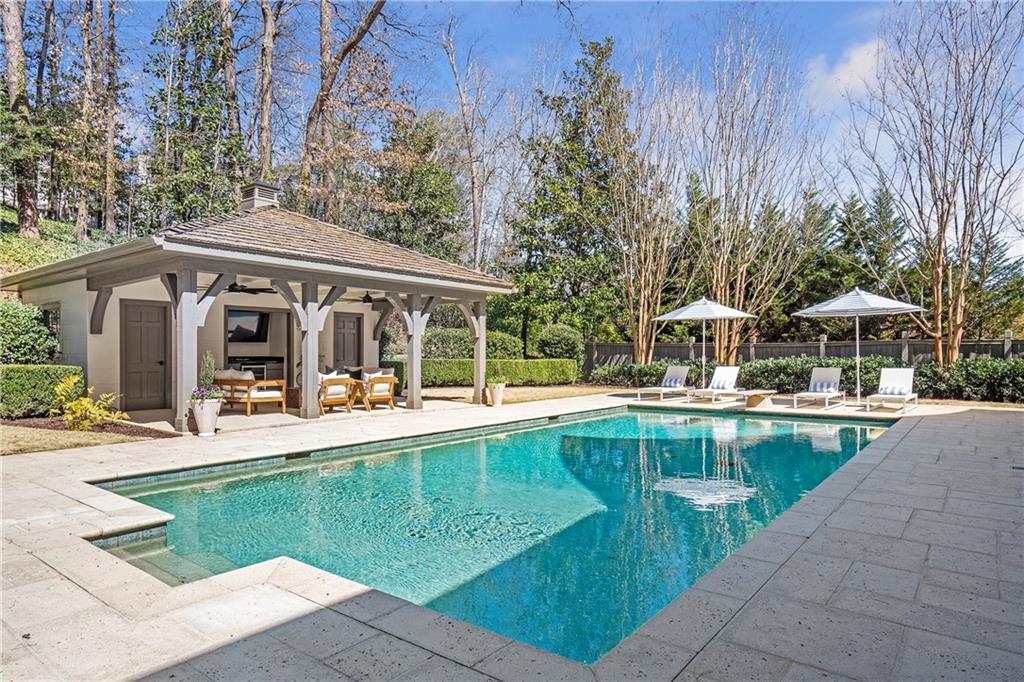 333 Pineland Road NW