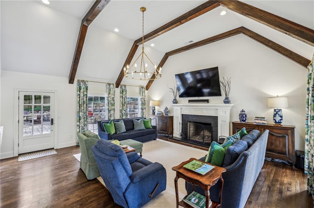 1025 Dawn View Lane NW