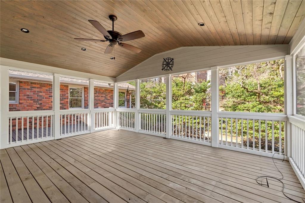 541 Hickory Drive SW