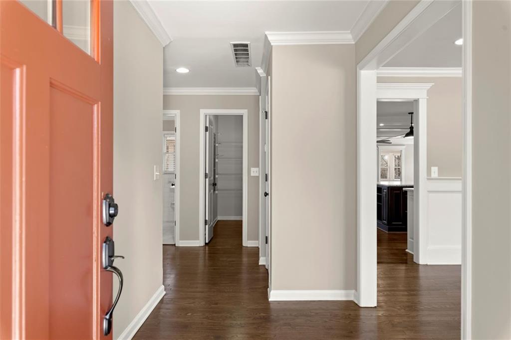 541 Hickory Drive SW