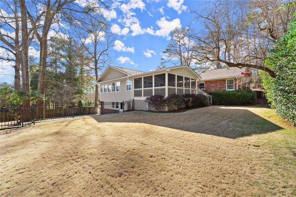 541 Hickory Drive SW