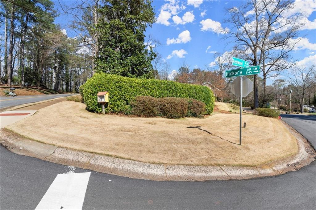 541 Hickory Drive SW