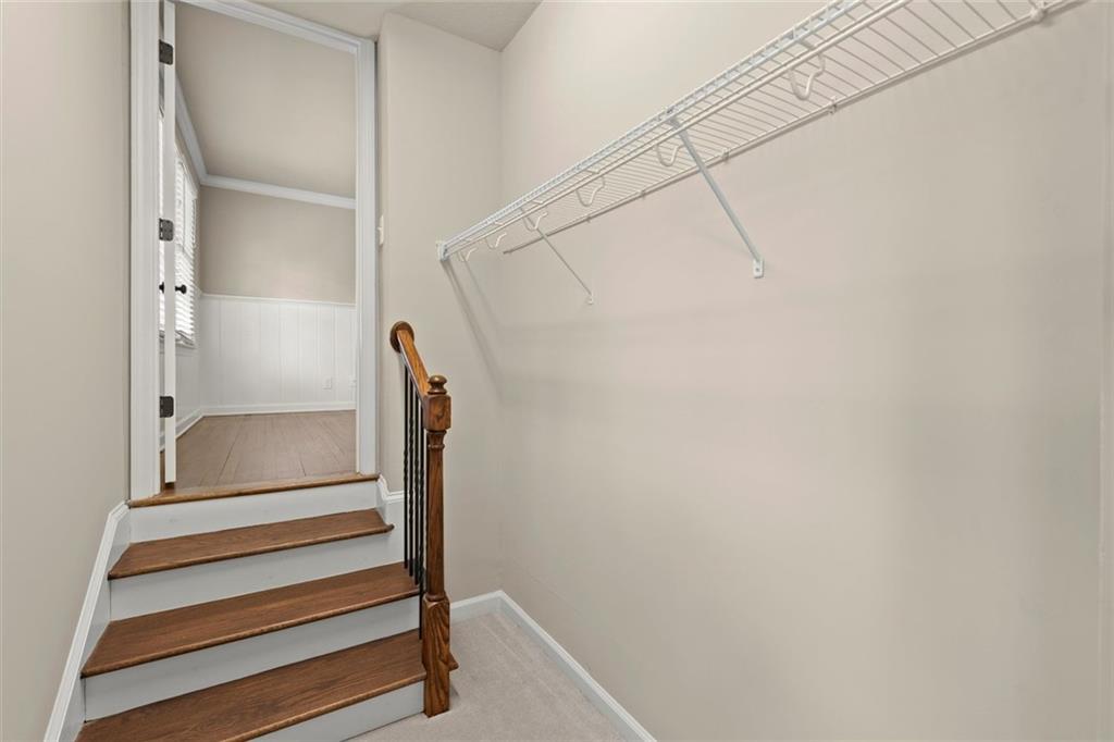 541 Hickory Drive SW