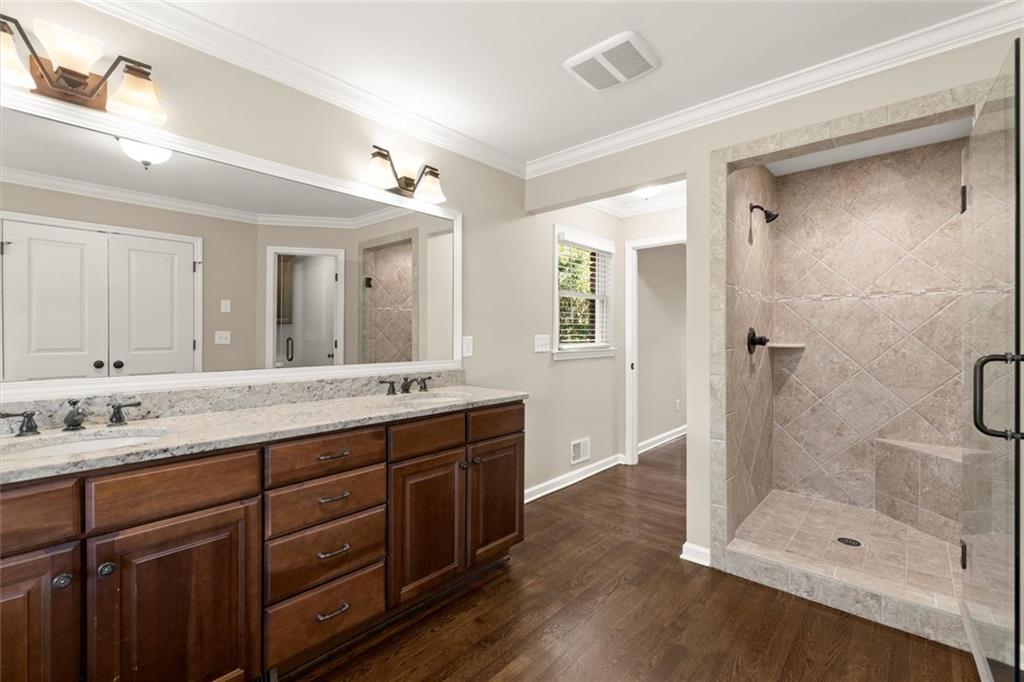 541 Hickory Drive SW