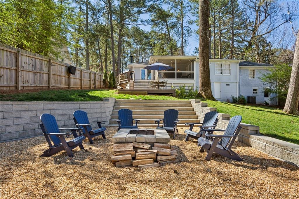 1135 Norwich Circle NE