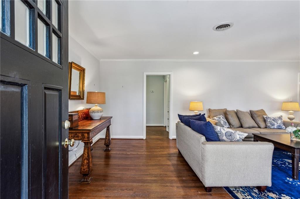 1135 Norwich Circle NE