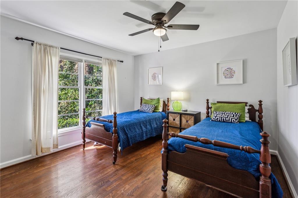 1135 Norwich Circle NE