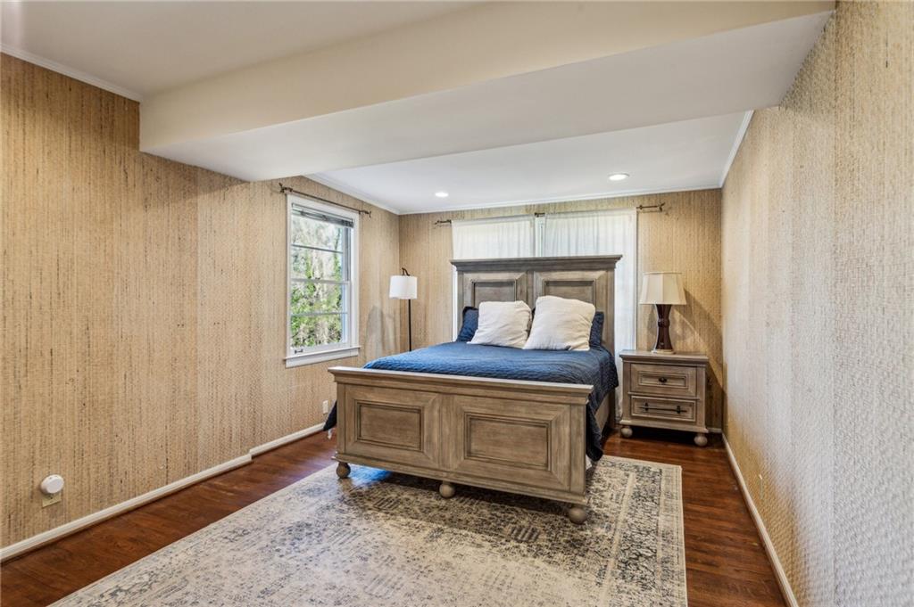 1135 Norwich Circle NE