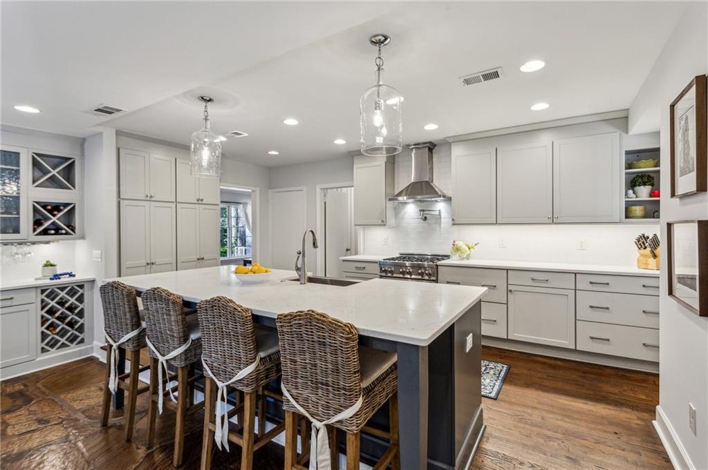 1135 Norwich Circle NE