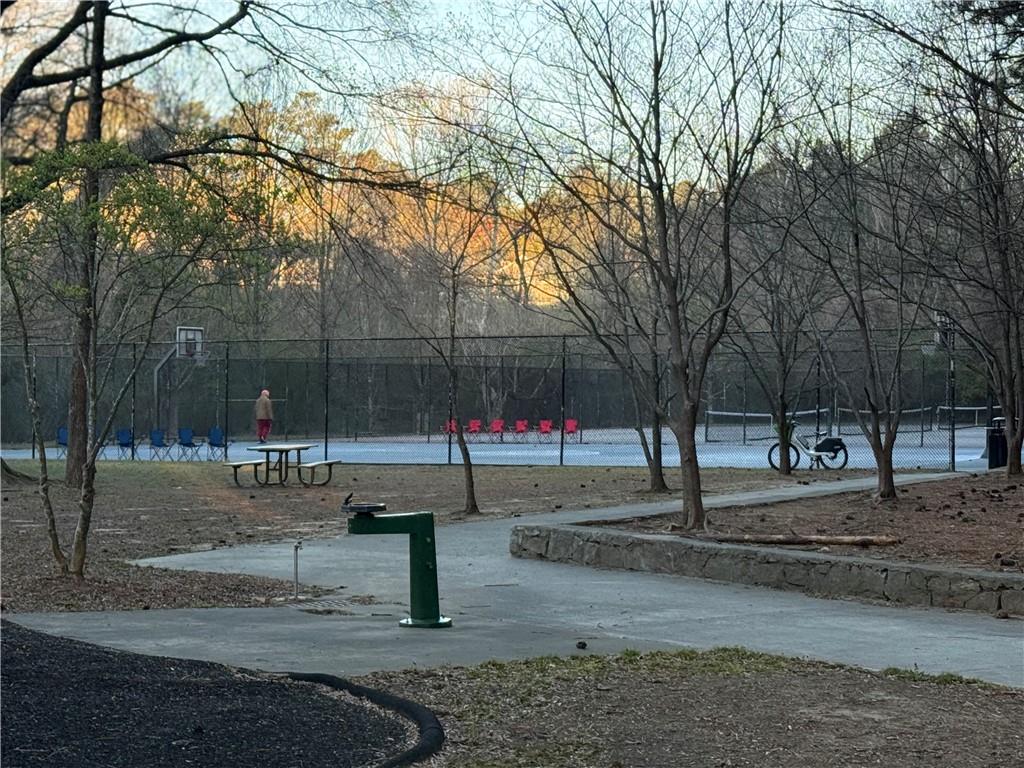 1135 Norwich Circle NE