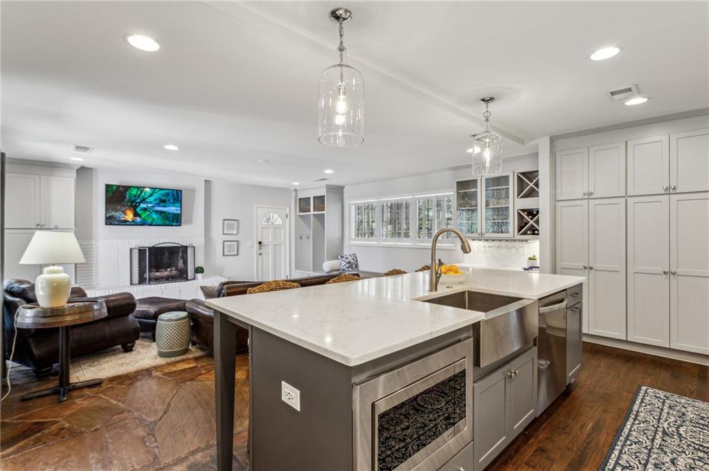 1135 Norwich Circle NE