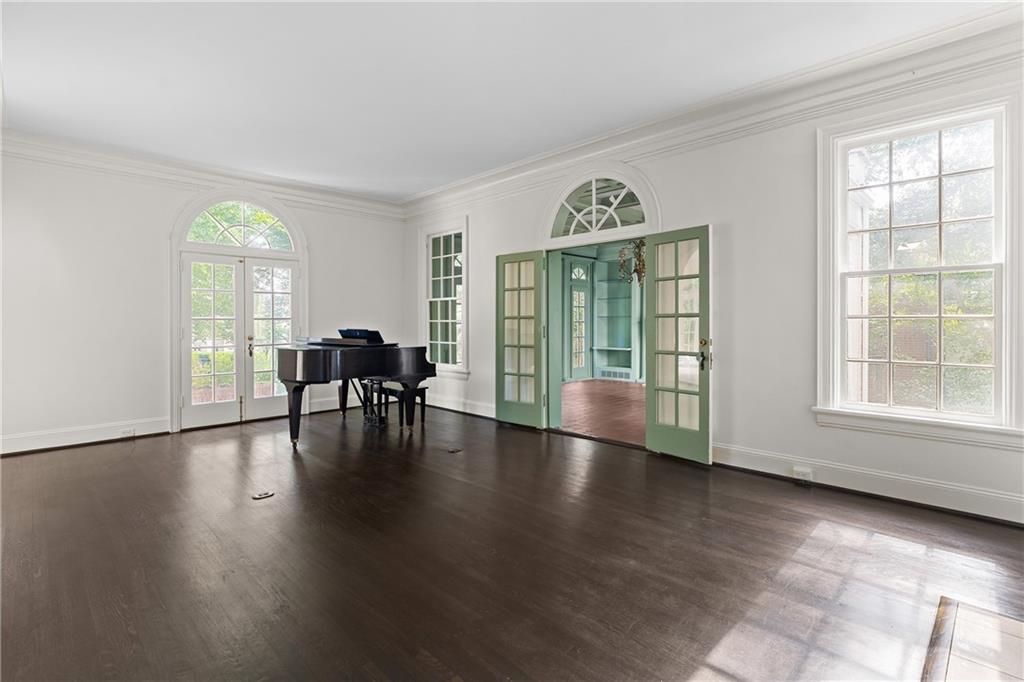 401 Peachtree Battle Avenue NW