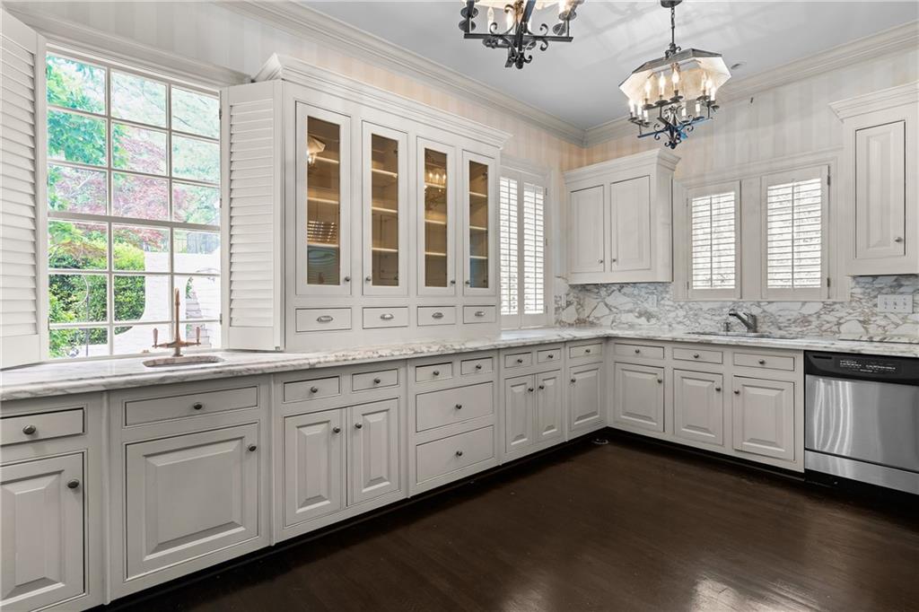 401 Peachtree Battle Avenue NW