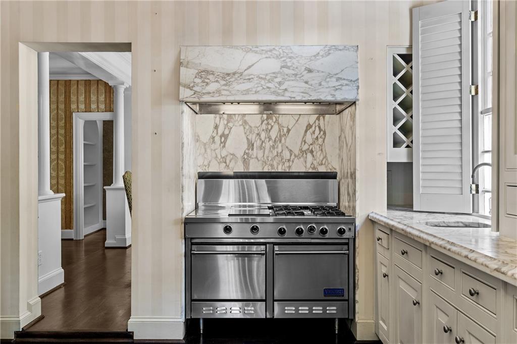 401 Peachtree Battle Avenue NW