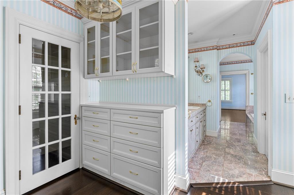 401 Peachtree Battle Avenue NW