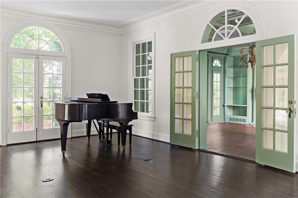 401 Peachtree Battle Avenue NW