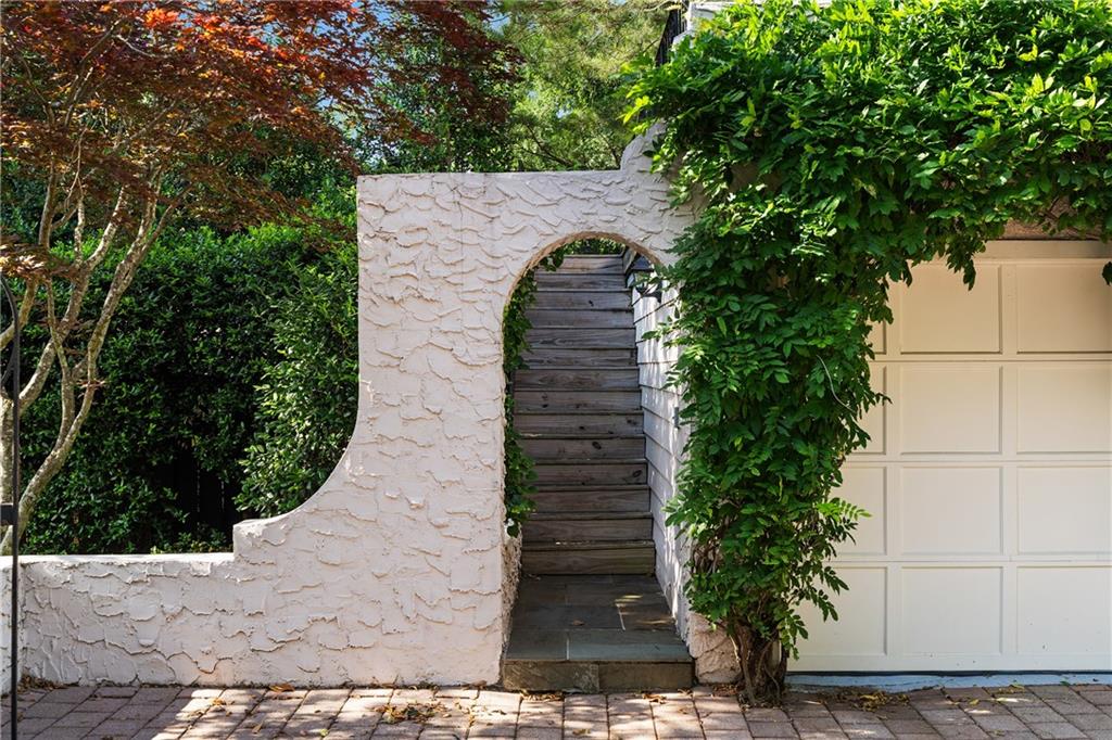 401 Peachtree Battle Avenue NW