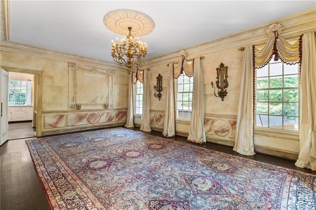 401 Peachtree Battle Avenue NW