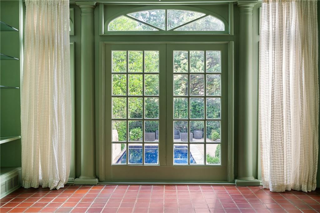 401 Peachtree Battle Avenue NW