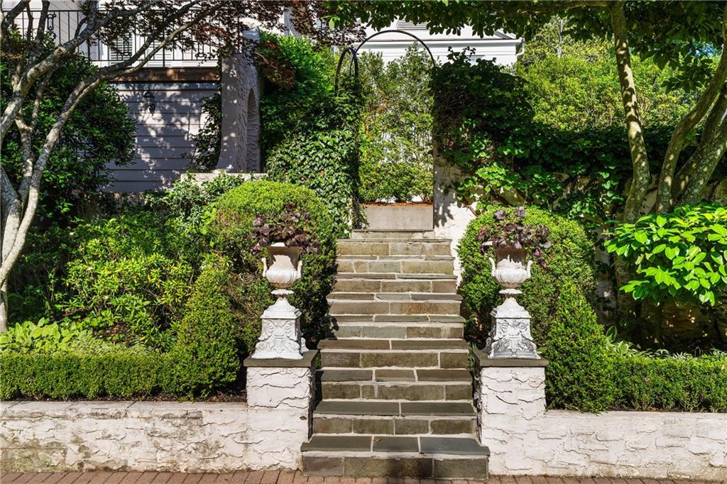 401 Peachtree Battle Avenue NW