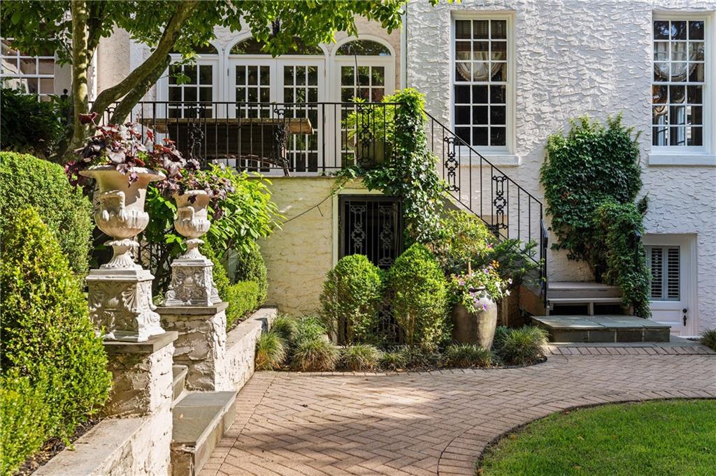 401 Peachtree Battle Avenue NW