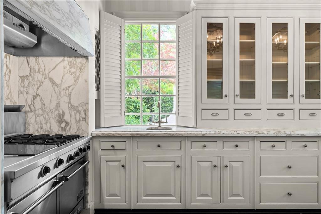 401 Peachtree Battle Avenue NW