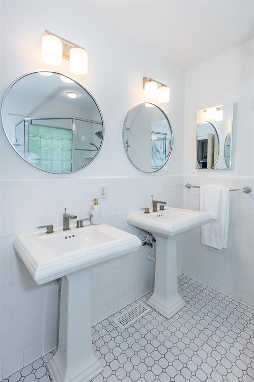 247 HEATON PARK Drive