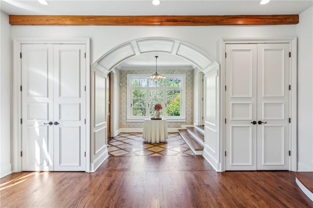 160 Peachtree Way NE