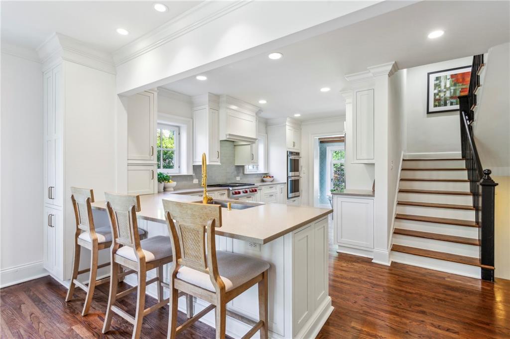 160 Peachtree Way NE