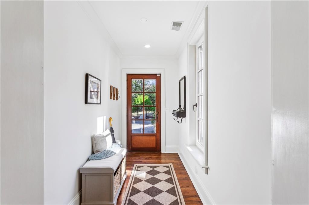 160 Peachtree Way NE