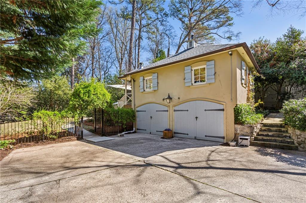 160 Peachtree Way NE