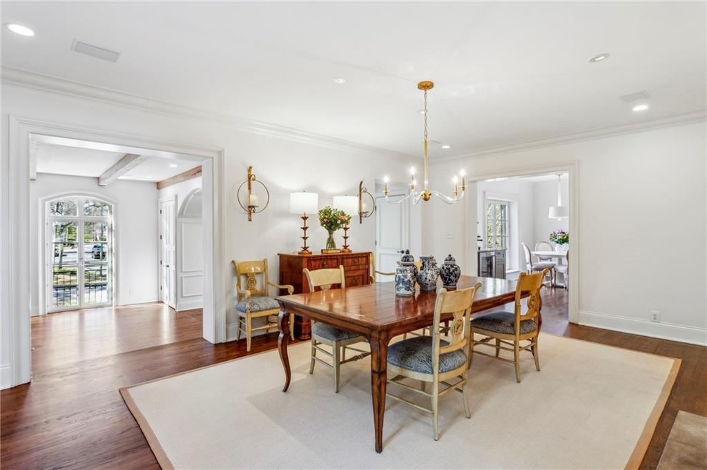 160 Peachtree Way NE