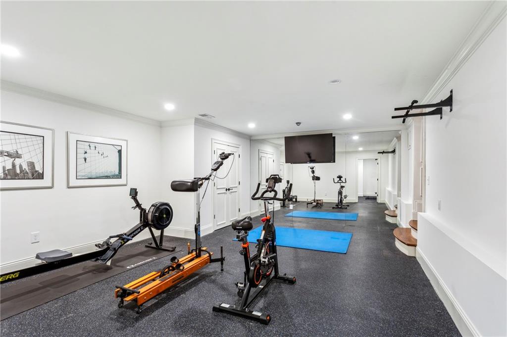 160 Peachtree Way NE