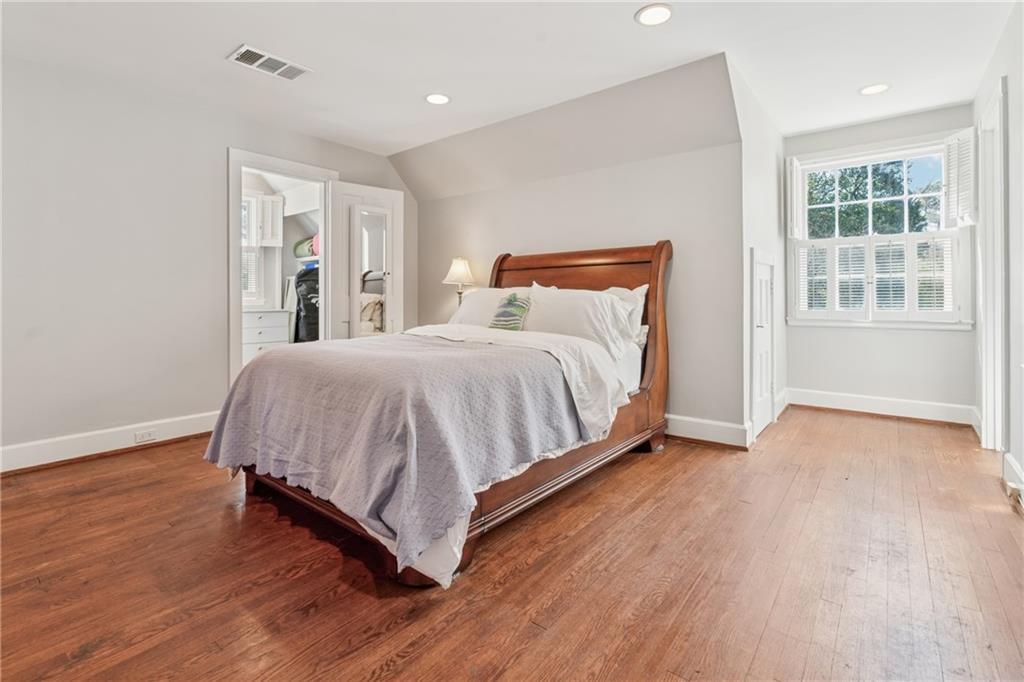 890 W Wesley Road NW