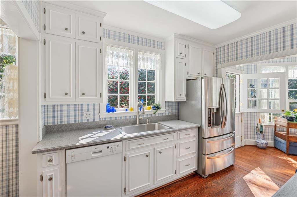 890 W Wesley Road NW