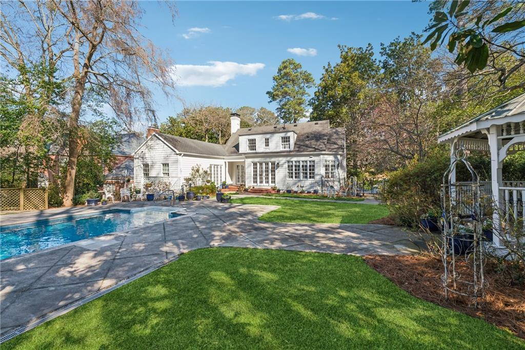 890 W Wesley Road NW