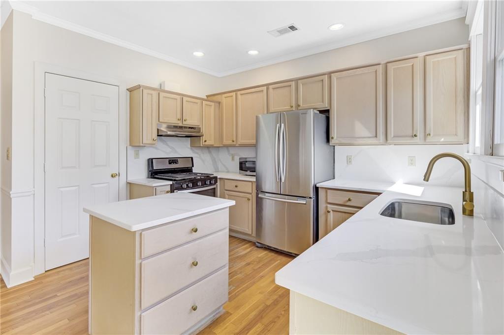 232 Westminster Drive NE