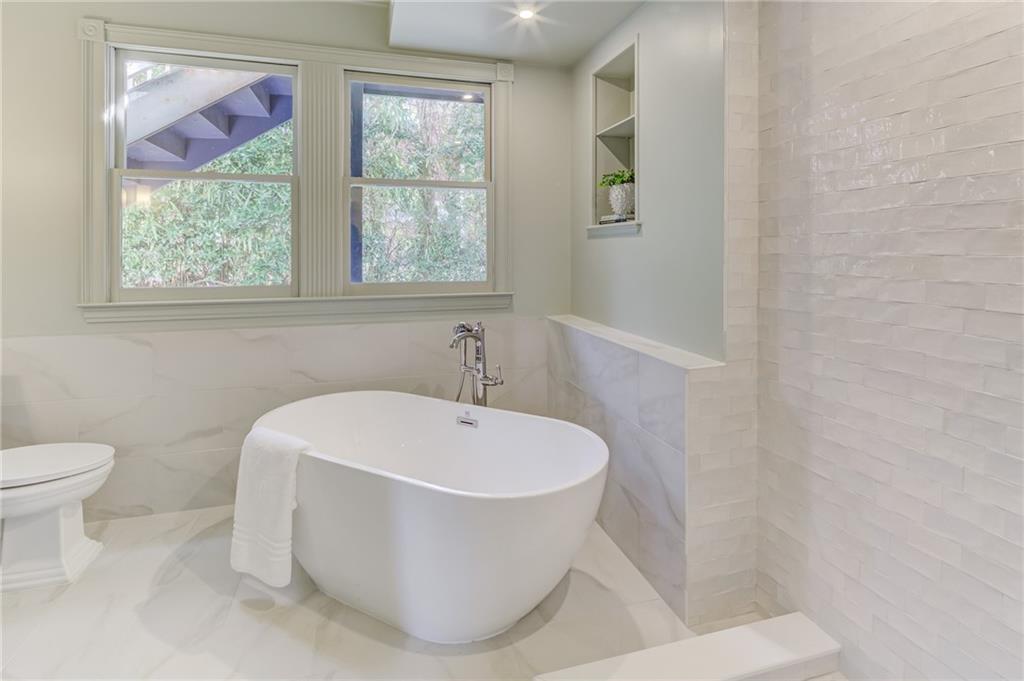 232 Westminster Drive NE