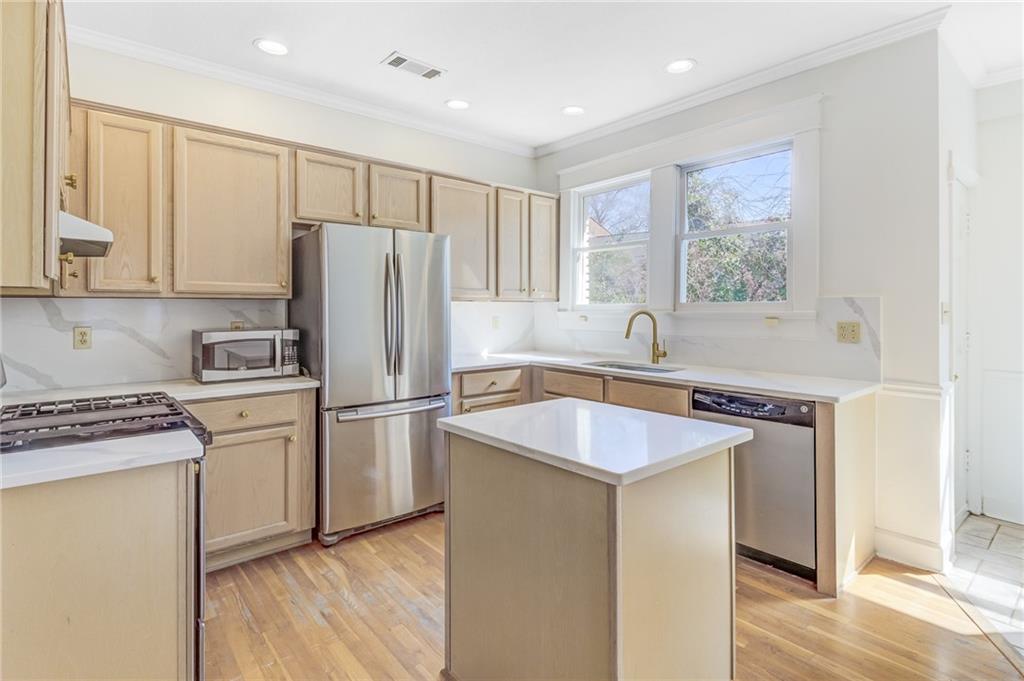 232 Westminster Drive NE