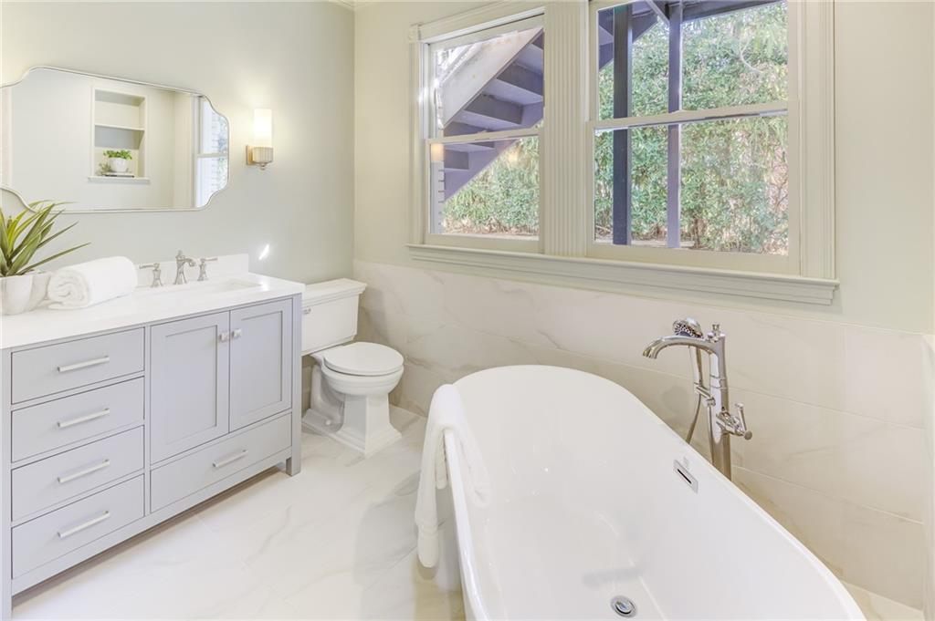 232 Westminster Drive NE