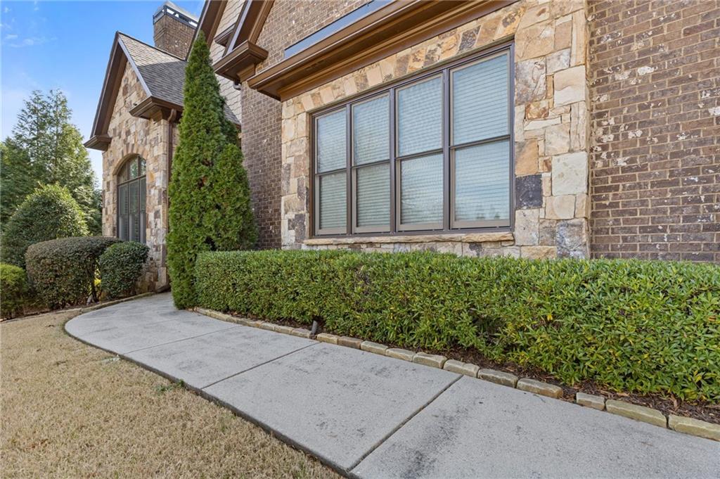 2814 Adams Oaks Lane